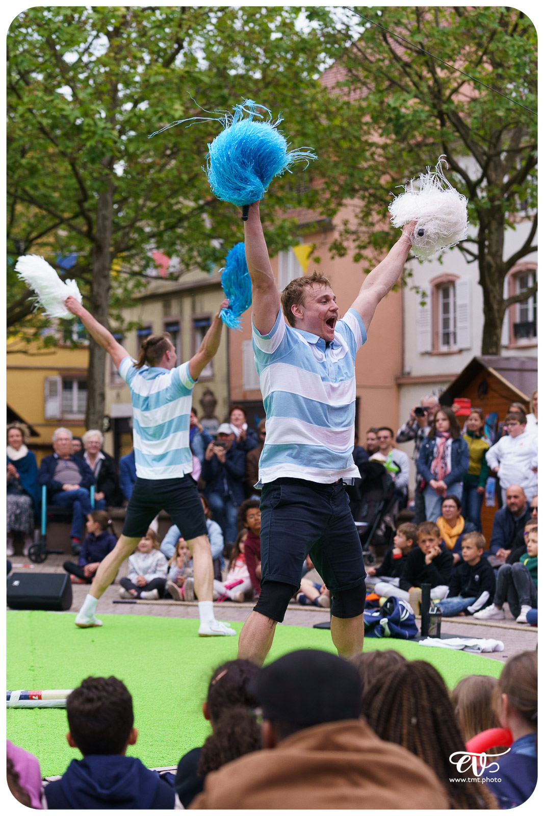 LEAGUE AND LEGEND (15FEET6)